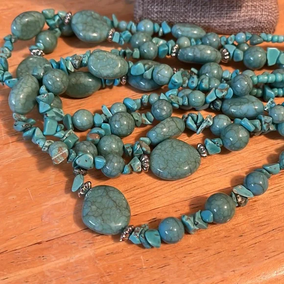 Turquoise Beaded Necklace - Picture 9 of 10